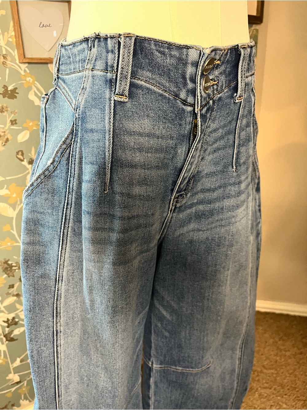 Risen Mid-Rise Ankle Barrel Jeans size 7/28 - Picture 6 of 11